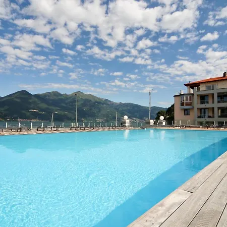 Sleeps 6 Pool Air Con Appartamento Maccagno