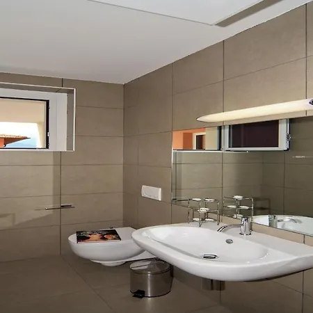 Sleeps 6 Pool Air Con Appartement Maccagno